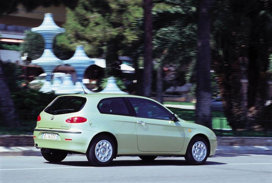 2001: Alfa Romeo 147